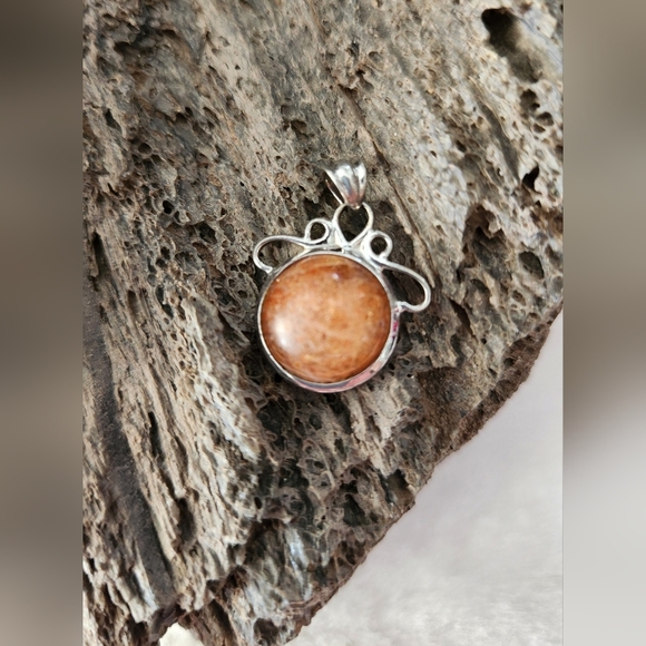 Sunstone and Silver pendant - Picture 10 of 11
